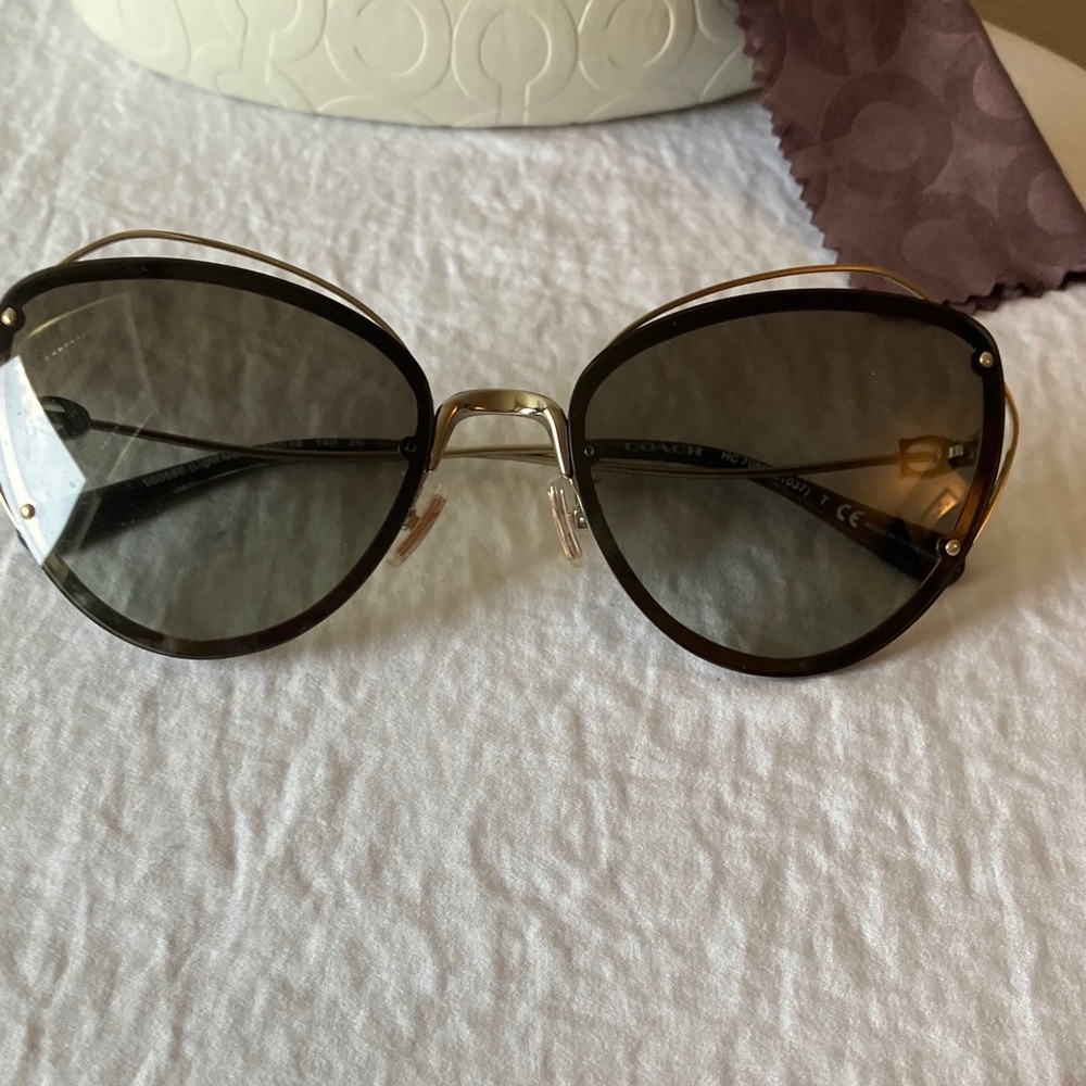 Coach: Light Gold (L1037) Sunglasses- Cat Eye Frame- Case & Cloth - Picture 12 of 16